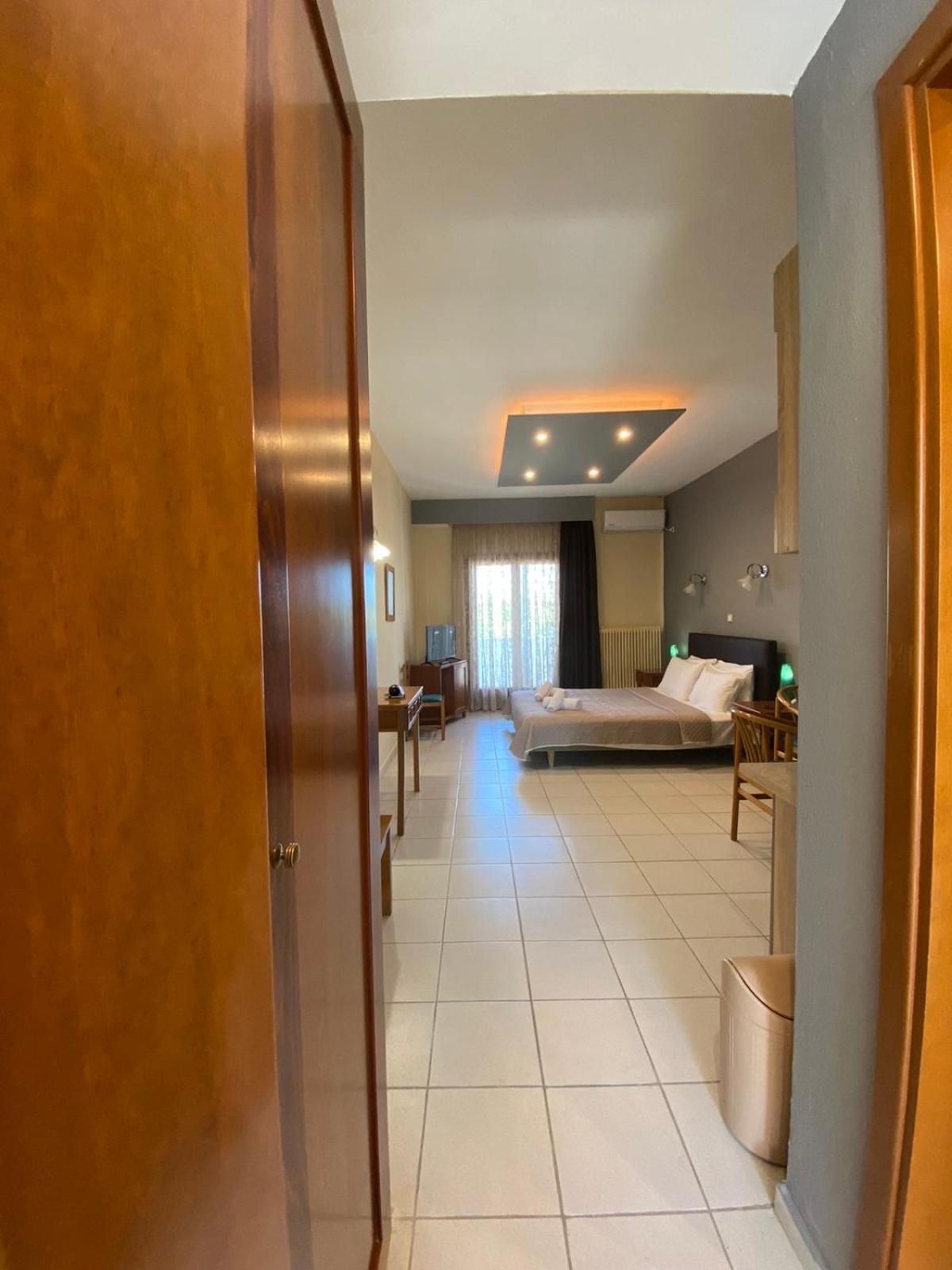 Thrassa Hotel Tycherón Eksteriør bilde
